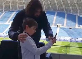 Dan Alexa, „trollat” de un copil în tribunele de pe „Oblemenco”: „Domnu' Reghecampf, faceți o poză și cu mine?”