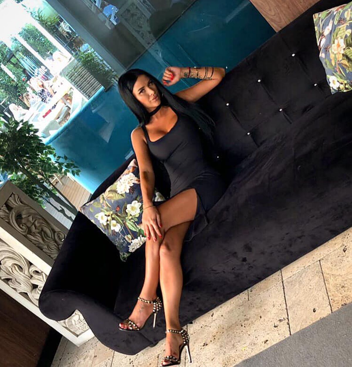 Cum arăta Daniela Crudu în urmă cu 20 de ani, când s-a lansat la „Divizia Sexy” » Blonda focoasă care avea să-i scoată peri albi lui Gigi Becali