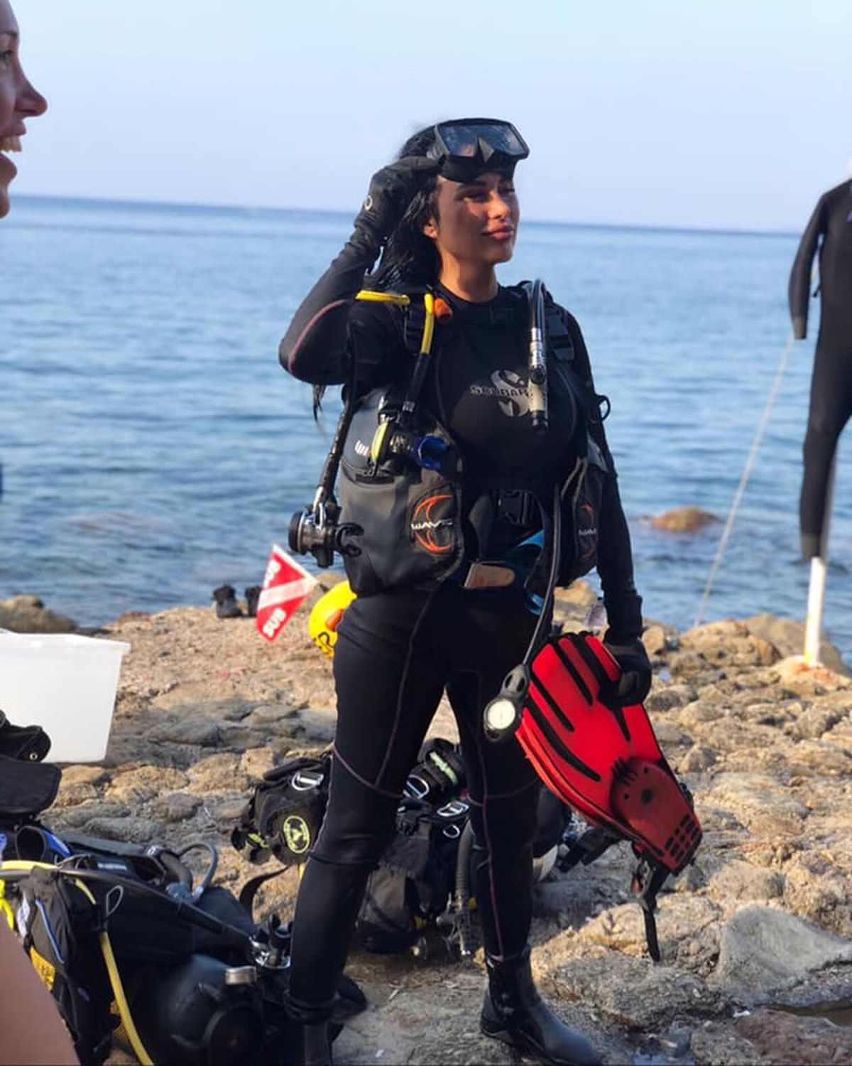 Cum arăta Daniela Crudu în urmă cu 20 de ani, când s-a lansat la „Divizia Sexy” » Blonda focoasă care avea să-i scoată peri albi lui Gigi Becali