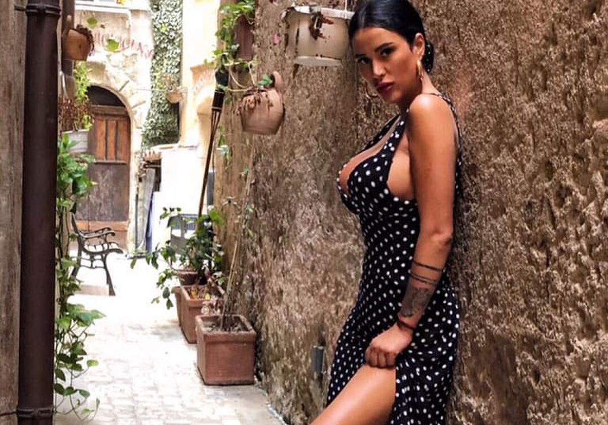 Daniela Crudu - Divizia Sexy