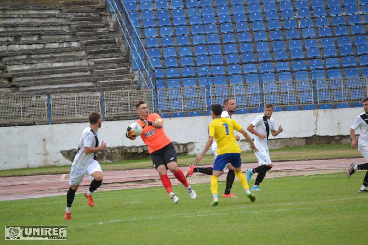 EXCLUSIV Cazul ZGUDUITOR al lui Cătălin Suciu: în 2016 era dorit de Reghe la FCSB, acum are peste 130kg în Liga 3! „Mi-am topit ambiția, am început să mănânc fără măsură”