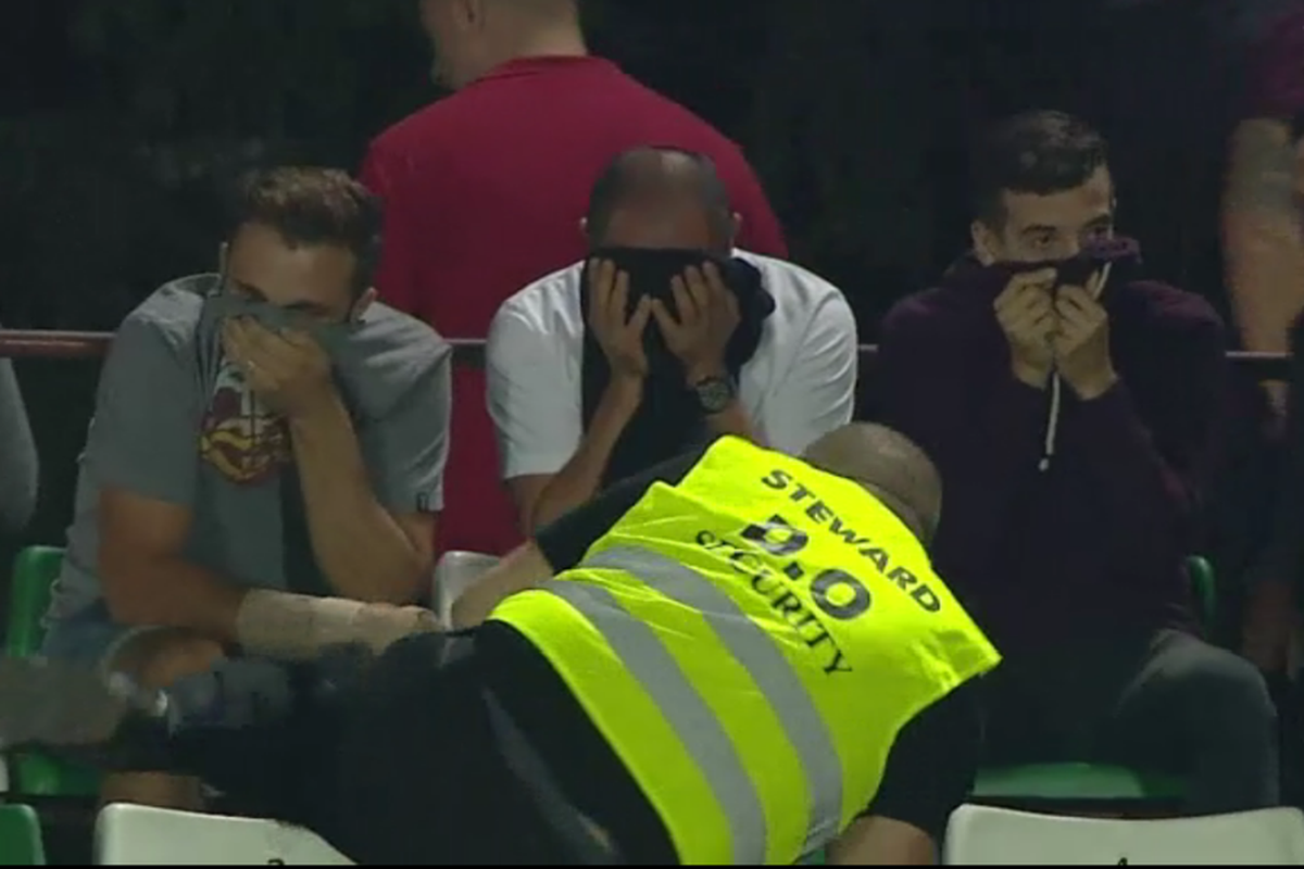 SEPSI - DINAMO 0-1 // VIDEO+FOTO Niciun meci fără incidente! Ultrașii lui Dinamo s-au bătut cu forțele de ordine și au fost evacuați cu gaze lacrimogene!