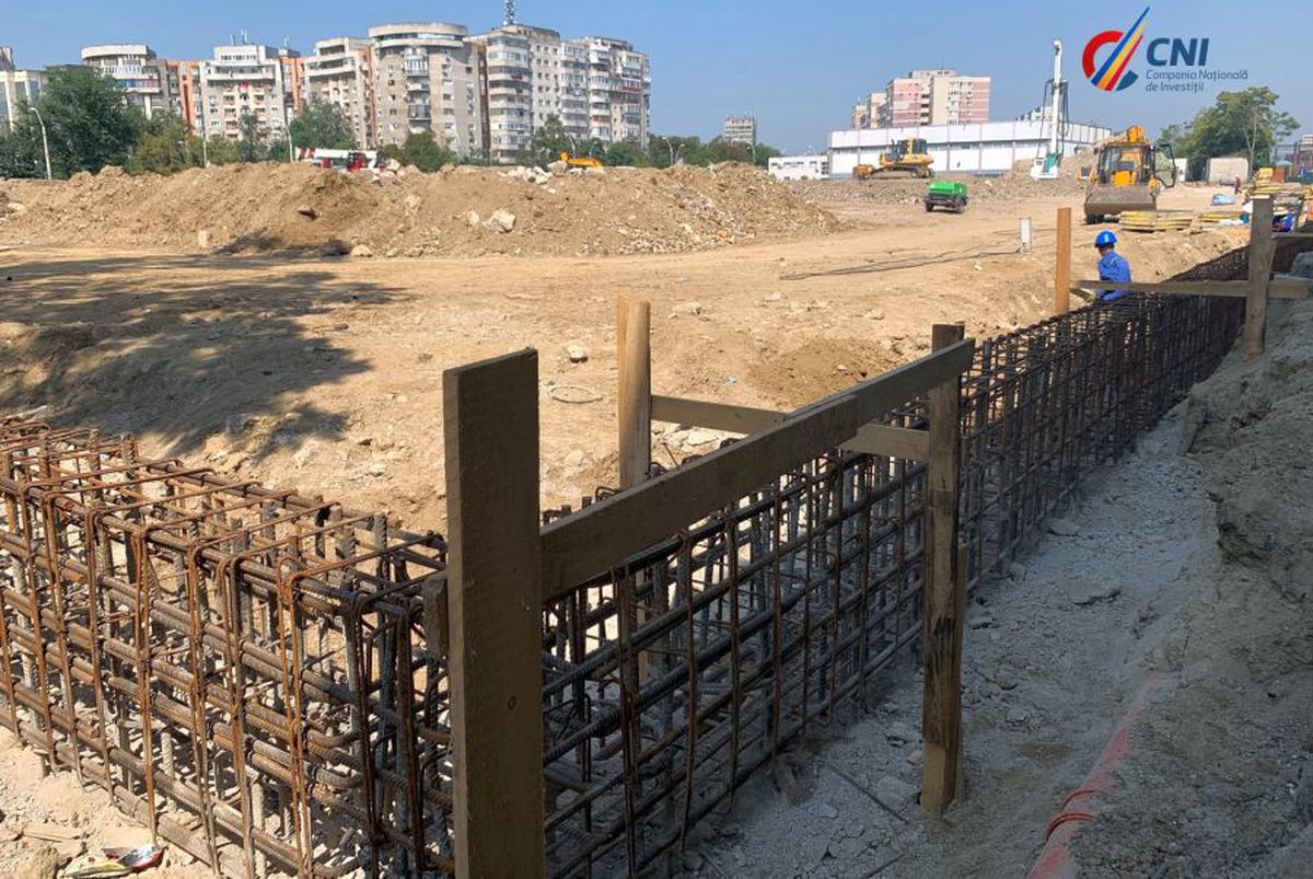 GALERIE FOTO  Guvernul vrea să dubleze costurile pentru Stadionul Giulești pentru 50 de scaune în plus!