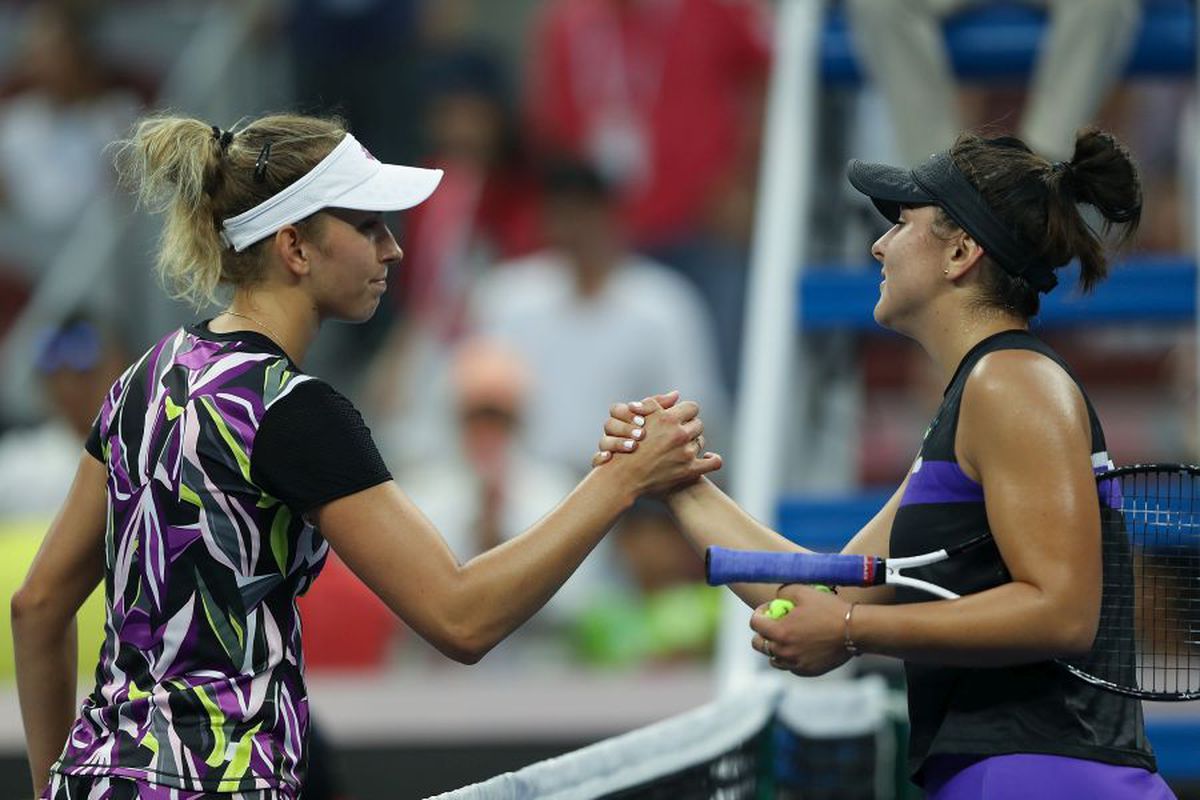 CHINA OPEN // FOTO+VIDEO Bianca Andreescu revine de la 1-4 cu Elise Mertens în setul doi și se califică în „optimi”!