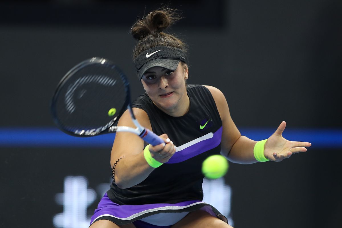 CHINA OPEN // FOTO+VIDEO Bianca Andreescu revine de la 1-4 cu Elise Mertens în setul doi și se califică în „optimi”!