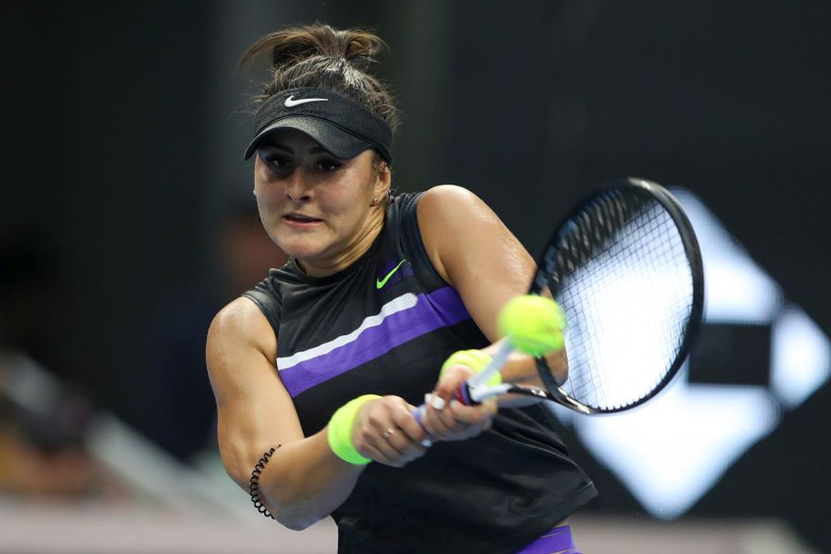 CHINA OPEN // FOTO+VIDEO Bianca Andreescu revine de la 1-4 cu Elise Mertens în setul doi și se califică în „optimi”!