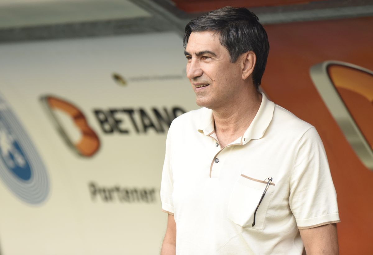 CS U CRAIOVA // FOTO Sute de suporteri la primul antrenament al lui Victor Pițurcă la Craiova