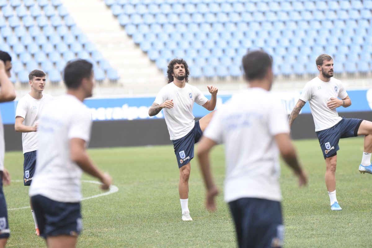 CS U CRAIOVA // FOTO Sute de suporteri la primul antrenament al lui Victor Pițurcă la Craiova