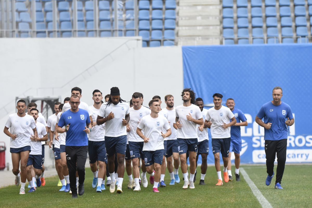 FOTO Sute de suporteri la primul antrenament al lui Victor Pițurcă la Craiova