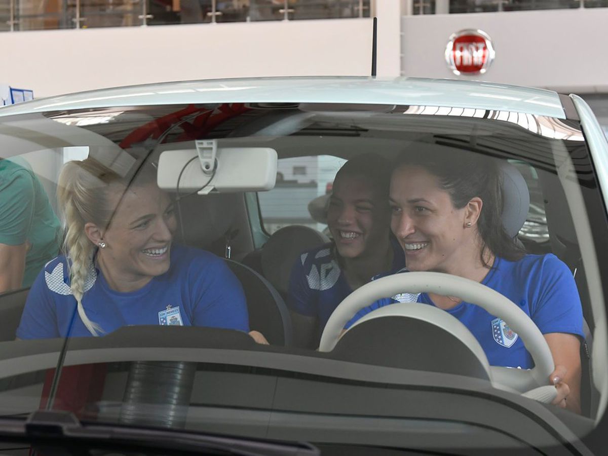 FOTO Mașini noi pentru „stranierele” de la CSM București