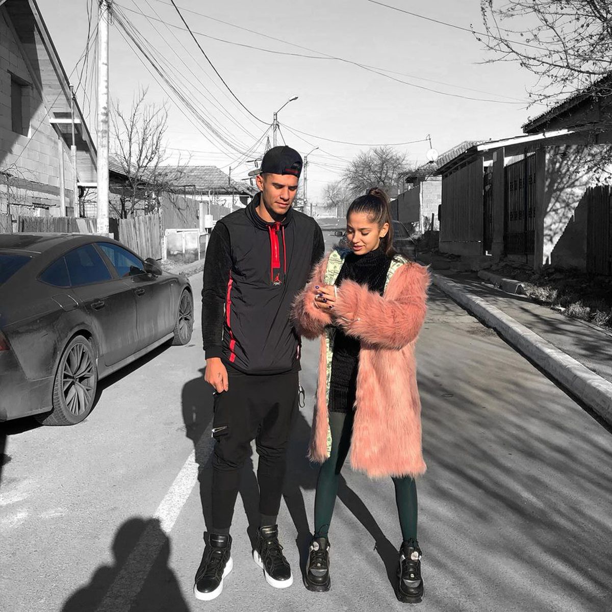 FOTO Răvășitor! Ioana Timofeciuc a pozat sexy la Disneyland în timp ce Florinel Coman era în cantonament