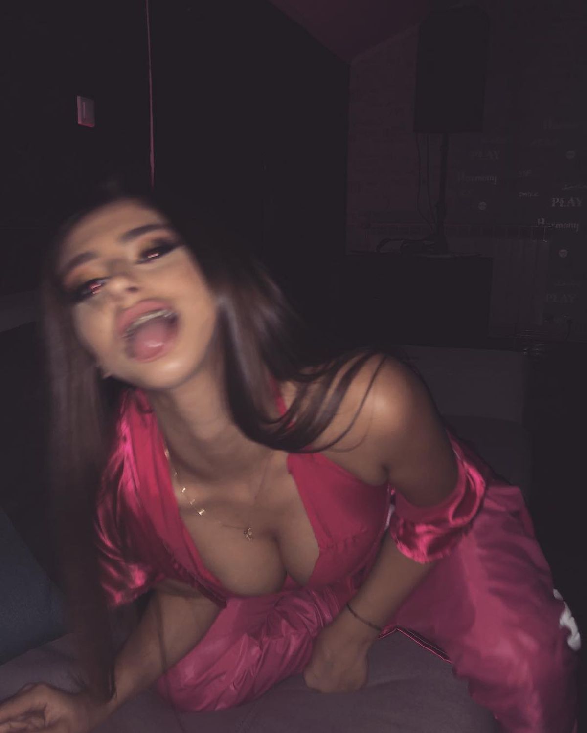 FOTO Răvășitoare! Ioana Timofeciuc a pozat sexy la Disneyland în timp ce Florinel Coman era în cantonament