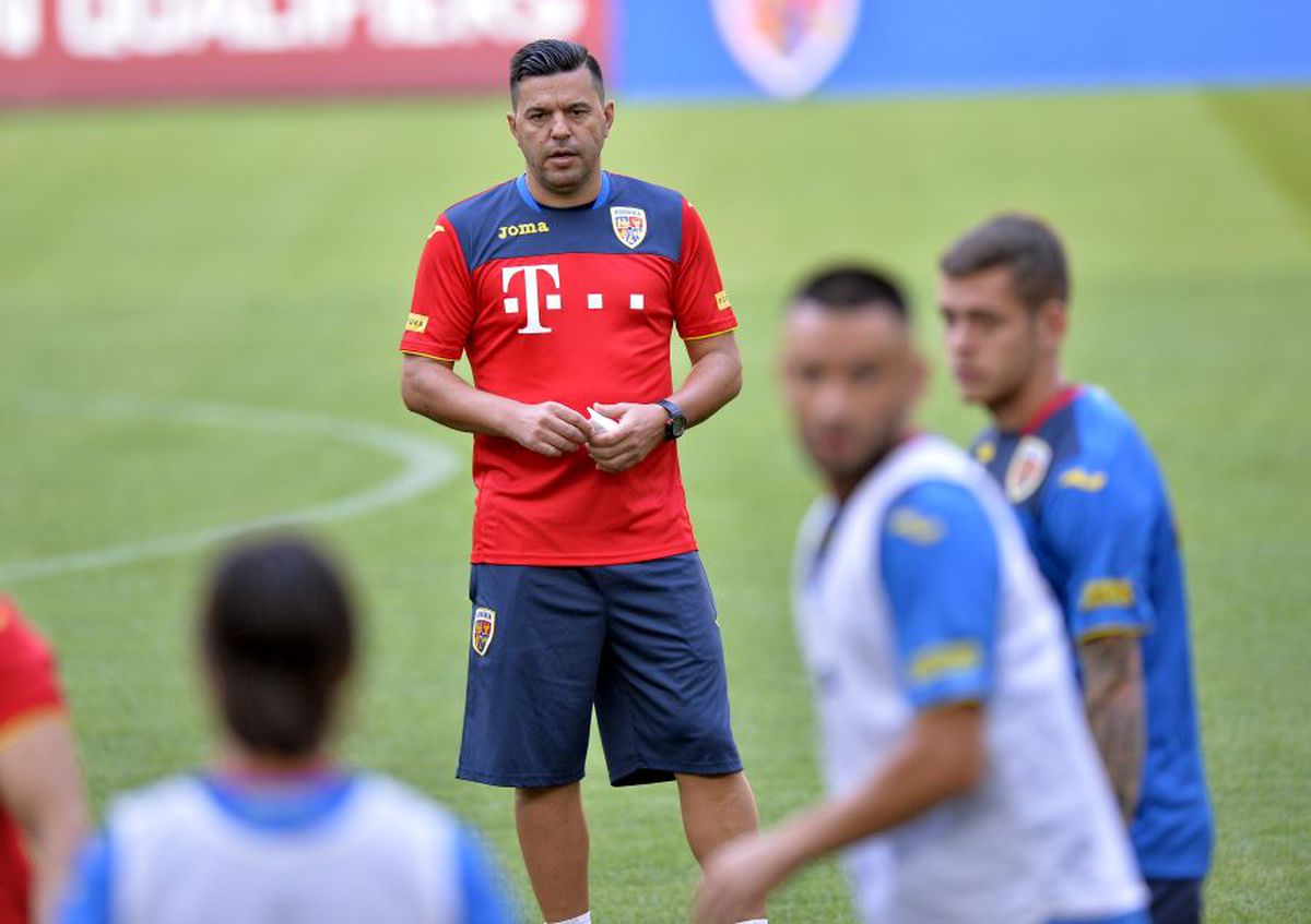 ROMÂNIA - SPANIA // VIDEO ȘOC! Gazonul s-a stricat înainte de primul meci! Imagini îngrijorătoare cu suprafața pentru care s-au cheltuit 240.000 de euro