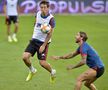 ROMÂNIA - SPANIA // Dinamovistul din lotul lui Uhrin vrăjit de „Furia Roja” » A mers la antrenamentul oficial și s-a fotografiat cu Sergio Ramos