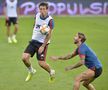 ROMÂNIA - SPANIA // Dinamovistul din lotul lui Uhrin vrăjit de „Furia Roja” » A mers la antrenamentul oficial și s-a fotografiat cu Sergio Ramos