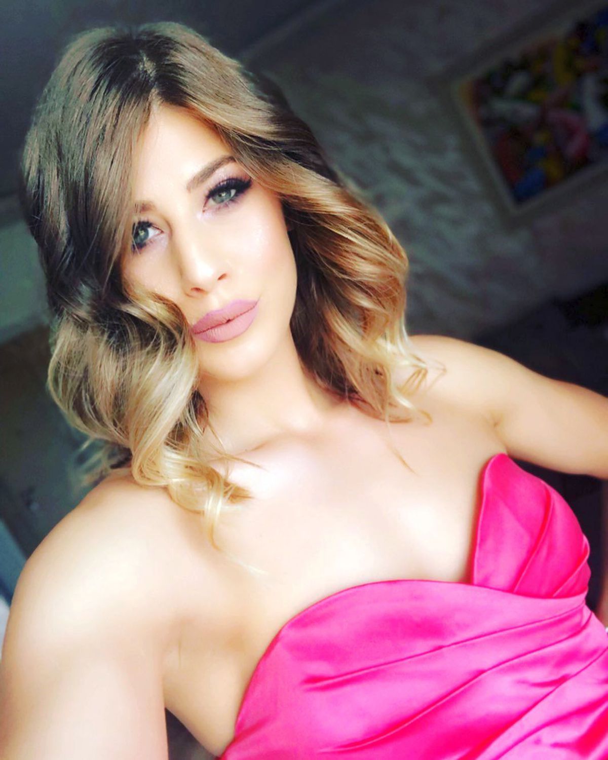 GALERIE FOTO Majda Mehmedovic, obraznică pe Instagram »