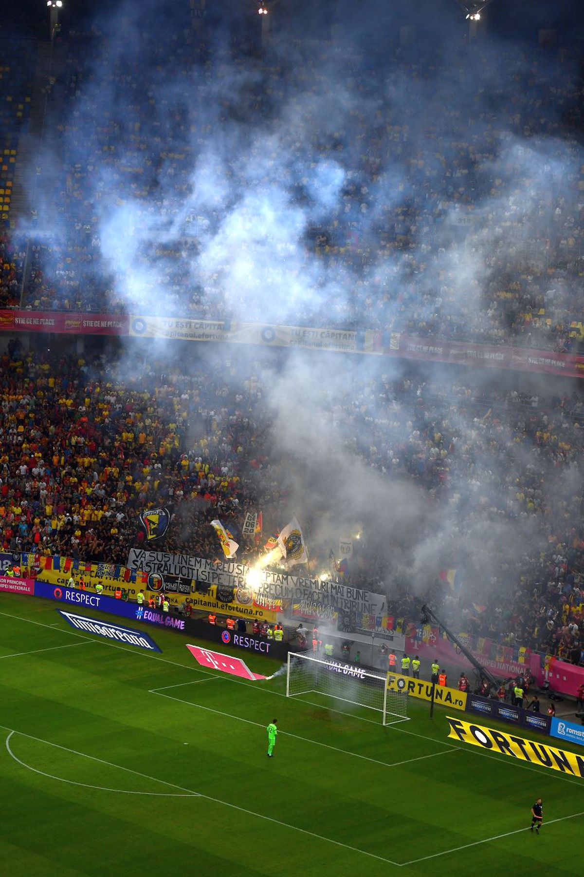 ROMÂNIA - SPANIA / Xenofobie! Nebunie în tribune! Vom avea porți închise!