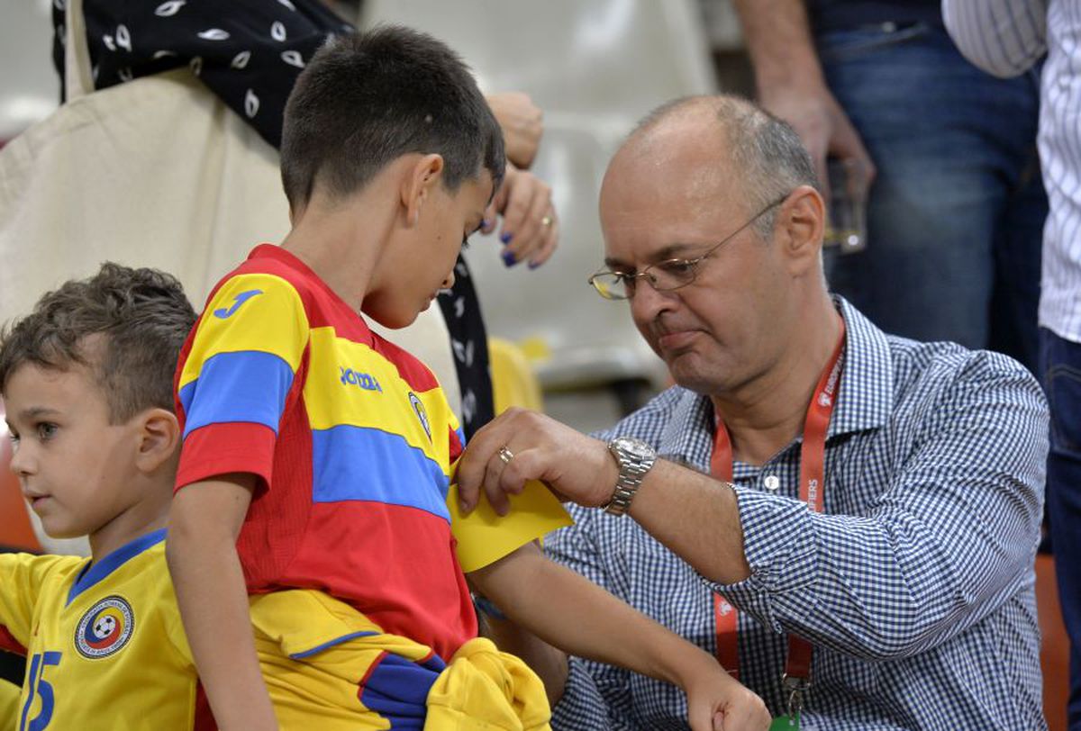 ROMÂNIA - SPANIA / Xenofobie! Nebunie în tribune! Vom avea porți închise!