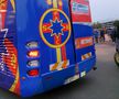 FCSB - DINAMO // VIDEO+FOTO Autocar rebranduit pentru roș-albaștri! Crucea a fost mutată, iar trofeele au dispărut