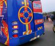 FCSB - DINAMO // VIDEO+FOTO Autocar rebranduit pentru roș-albaștri! Crucea a fost mutată, iar trofeele au dispărut