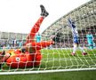 BRIGHTON - TOTTENHAM 3-0 // FOTO Accidentare HORROR în Premier League » Hugo Lloris și-a rupt mâna și a avut nevoie de masca de oxigen