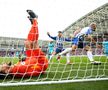 BRIGHTON - TOTTENHAM 3-0 // FOTO Accidentare HORROR în Premier League » Hugo Lloris și-a rupt mâna și a avut nevoie de masca de oxigen