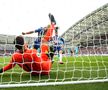 BRIGHTON - TOTTENHAM 3-0 // FOTO Accidentare HORROR în Premier League » Hugo Lloris și-a rupt mâna și a avut nevoie de masca de oxigen