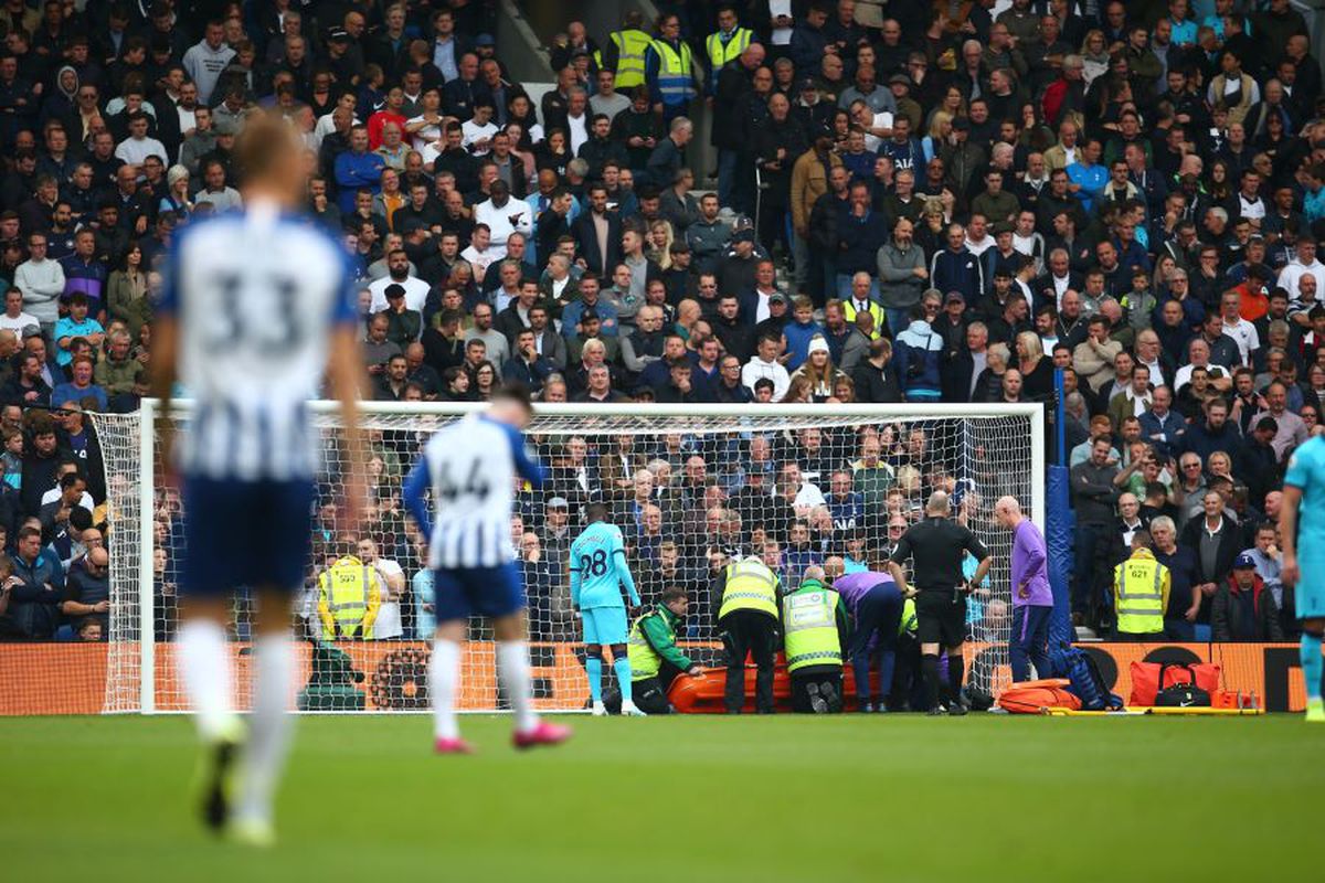BRIGHTON - TOTTENHAM 3-0 // FOTO Accidentare HORROR în Premier League » Hugo Lloris și-a rupt mâna și a avut nevoie de masca de oxigen