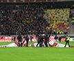 FCSB - DINAMO 1-1 / VIDEO+FOTO Bătaie la finalul derby-ului! Suporterii de la FCSB, schimb de pumni cu dinamoviștii pe teren + 6 ultrași au fost interziși deja de Jandarmerie!