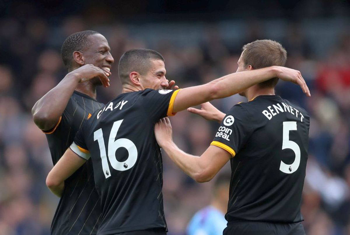 MANCHESTER CITY - WOLVES 0-2 // Șoc în Premier League: City bătută clar acasă! Guardiola, executat de un fost jucător al Barcelonei! » Diferență imensă în clasament