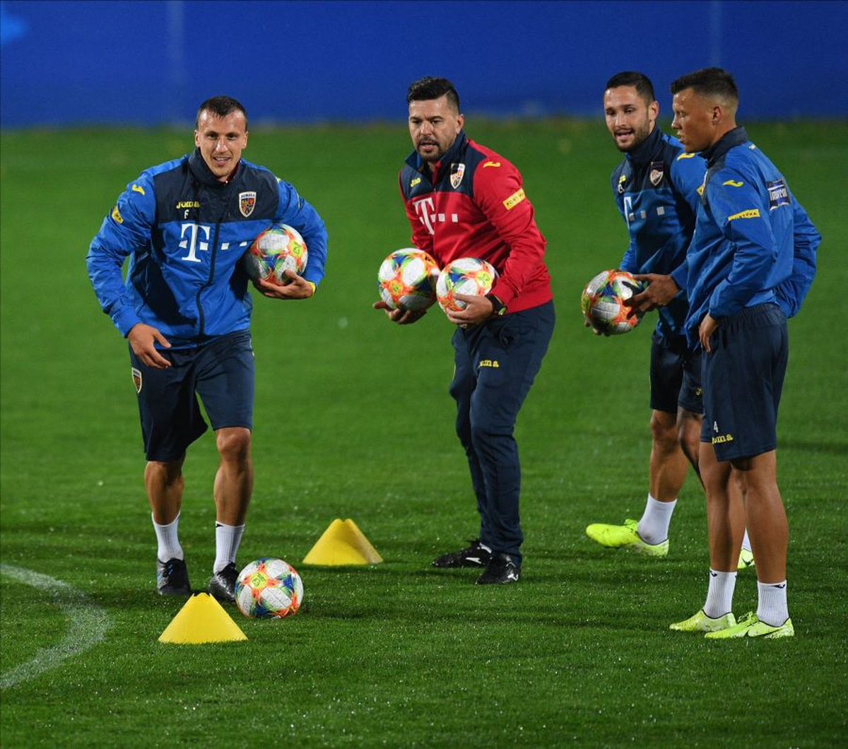 FEROE - ROMÂNIA // FOTO+VIDEO Cosmin Contra și-a continuat meciul cu jurnaliștii: „Dar de ce mă întrebați asta?”