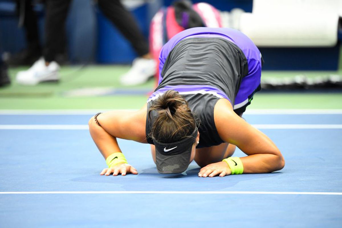 BIANCA ANDREESCU - SERENA WILLIAMS 6-3, 7-5 // FOTO+VIDEO Bianca Andreescu reușește o victorie SENZAȚIONALĂ în fața Serenei Williams și câștigă US Open!