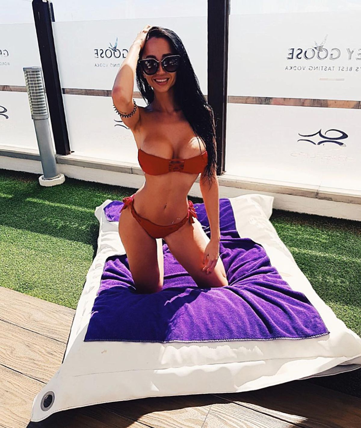 FOTO Frumoasa Aurah Ruiz nu mai face față mesajelor: „Să nu vă supărați dacă iubiții voștri îmi scriu mie!"