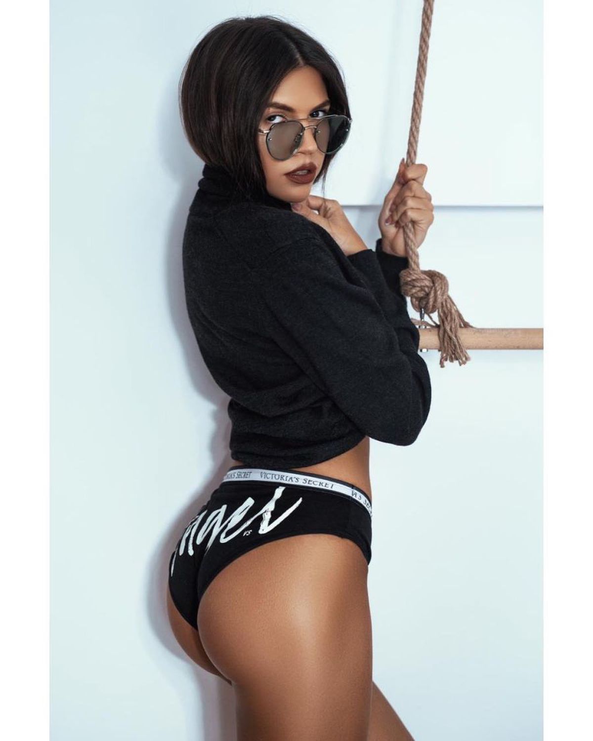 FCSB - DINAMO 1-1// FOTO » FCSB a câștigat derby-ul sexy! Superba Mădălina Buftea ține cu echipa roș-albastră