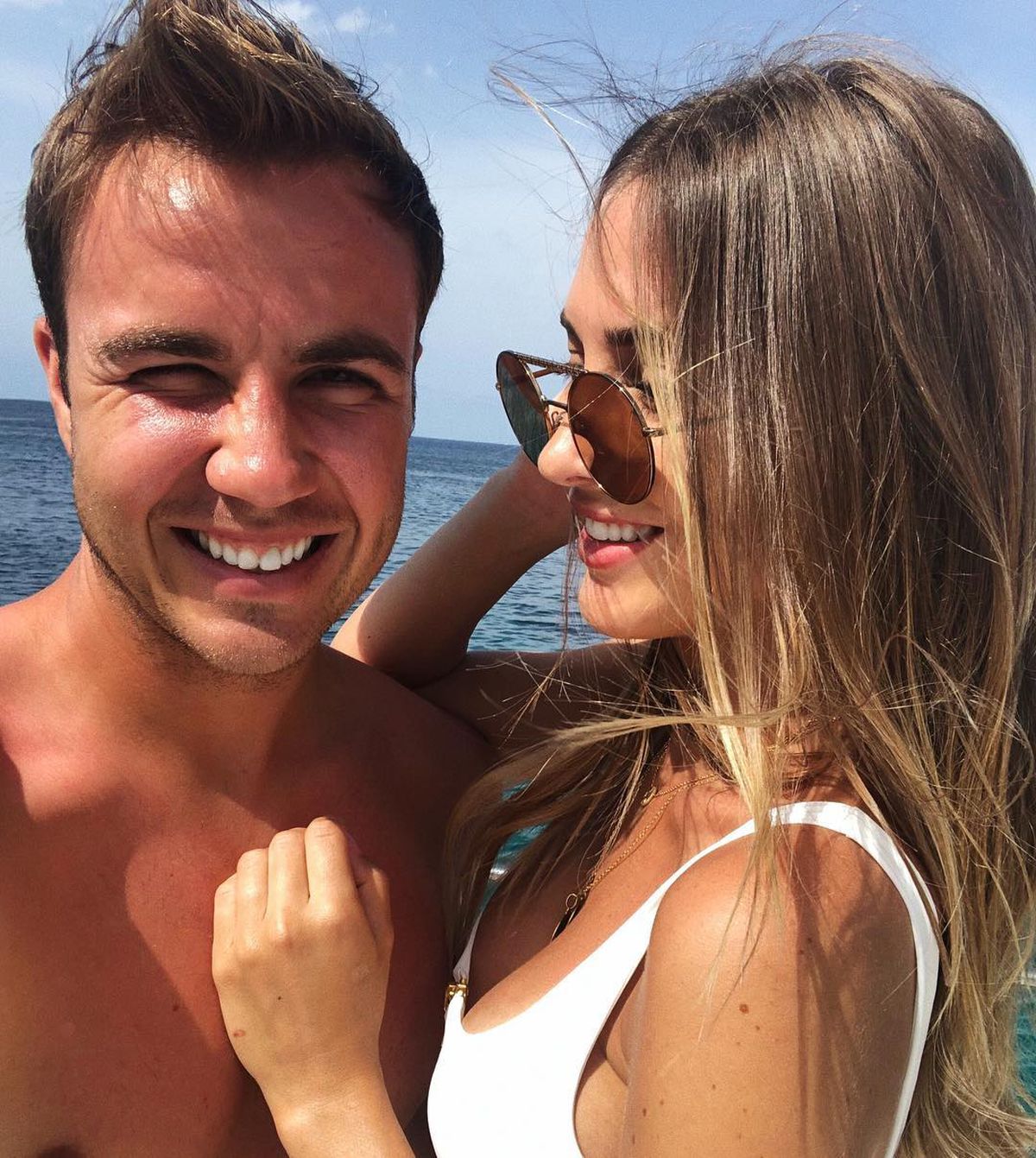 FOTO Soția lui Götze și-a deschis propria afacere! Ann-Kathrin prezintă chiar ea lenjeria intimă, alături de Mario