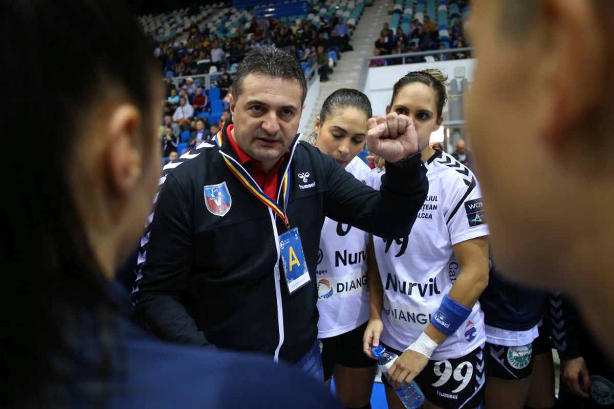 SCM Craiova - SCM Rm. Vâlcea 23-27 // GALERIE FOTO Campioana, victorie fără emoții în „Derby de Oltenia”