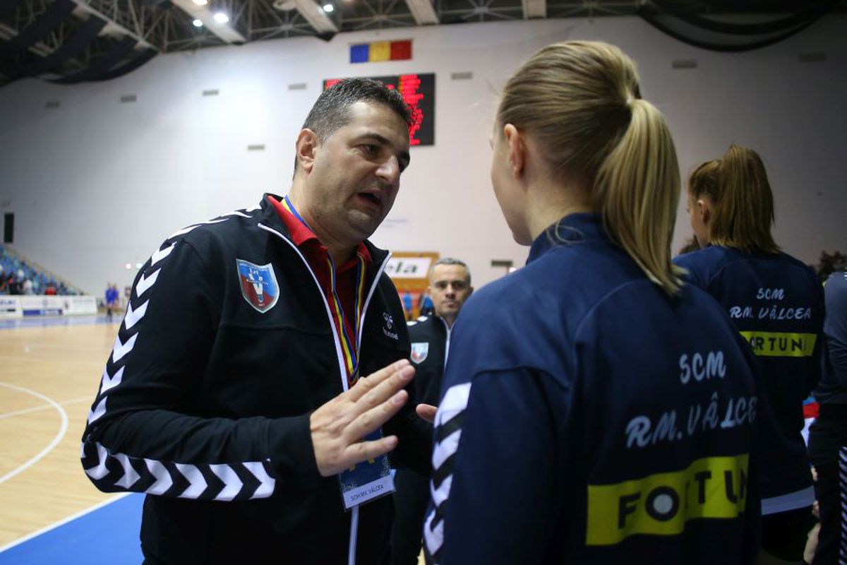 SCM Craiova - SCM Rm. Vâlcea 23-27 // GALERIE FOTO Campioana, victorie fără emoții în „Derby de Oltenia”