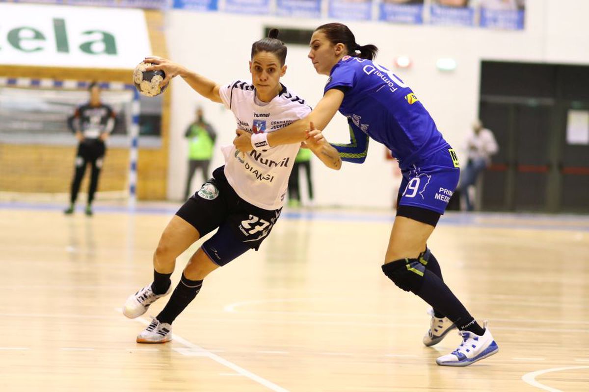 SCM Craiova - SCM Rm. Vâlcea 23-27 // GALERIE FOTO Campioana, victorie fără emoții în „Derby de Oltenia”