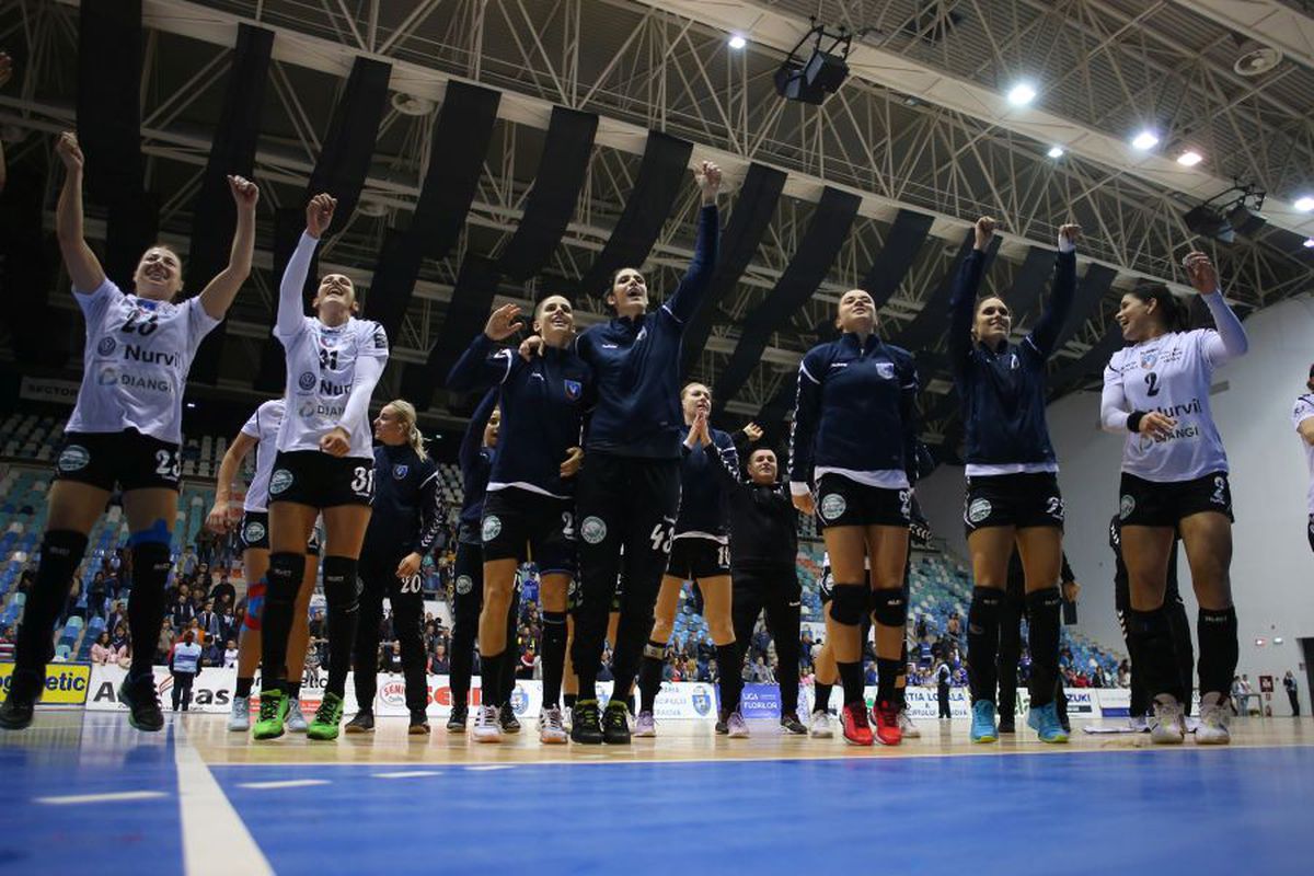 SCM Craiova - SCM Rm. Vâlcea 23-27 // GALERIE FOTO Campioana, victorie fără emoții în „Derby de Oltenia”