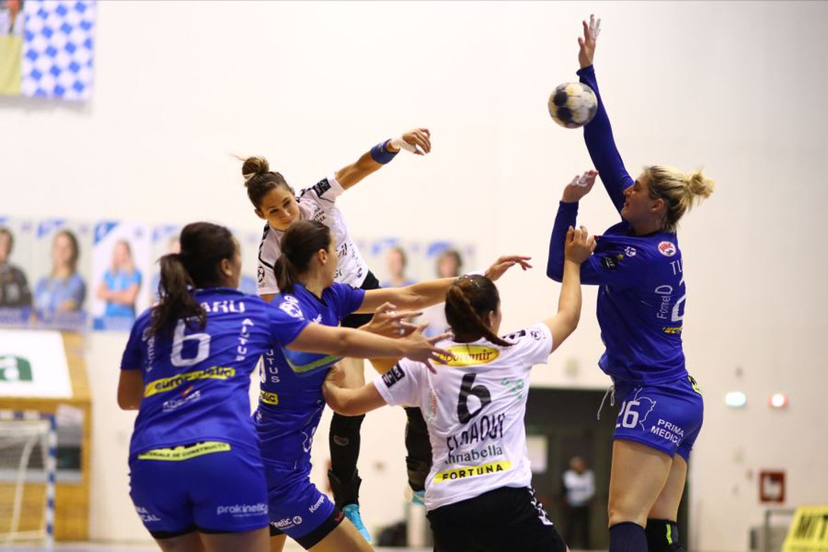 SCM Craiova - SCM Rm. Vâlcea 23-27 // GALERIE FOTO Campioana, victorie fără emoții în „Derby de Oltenia”