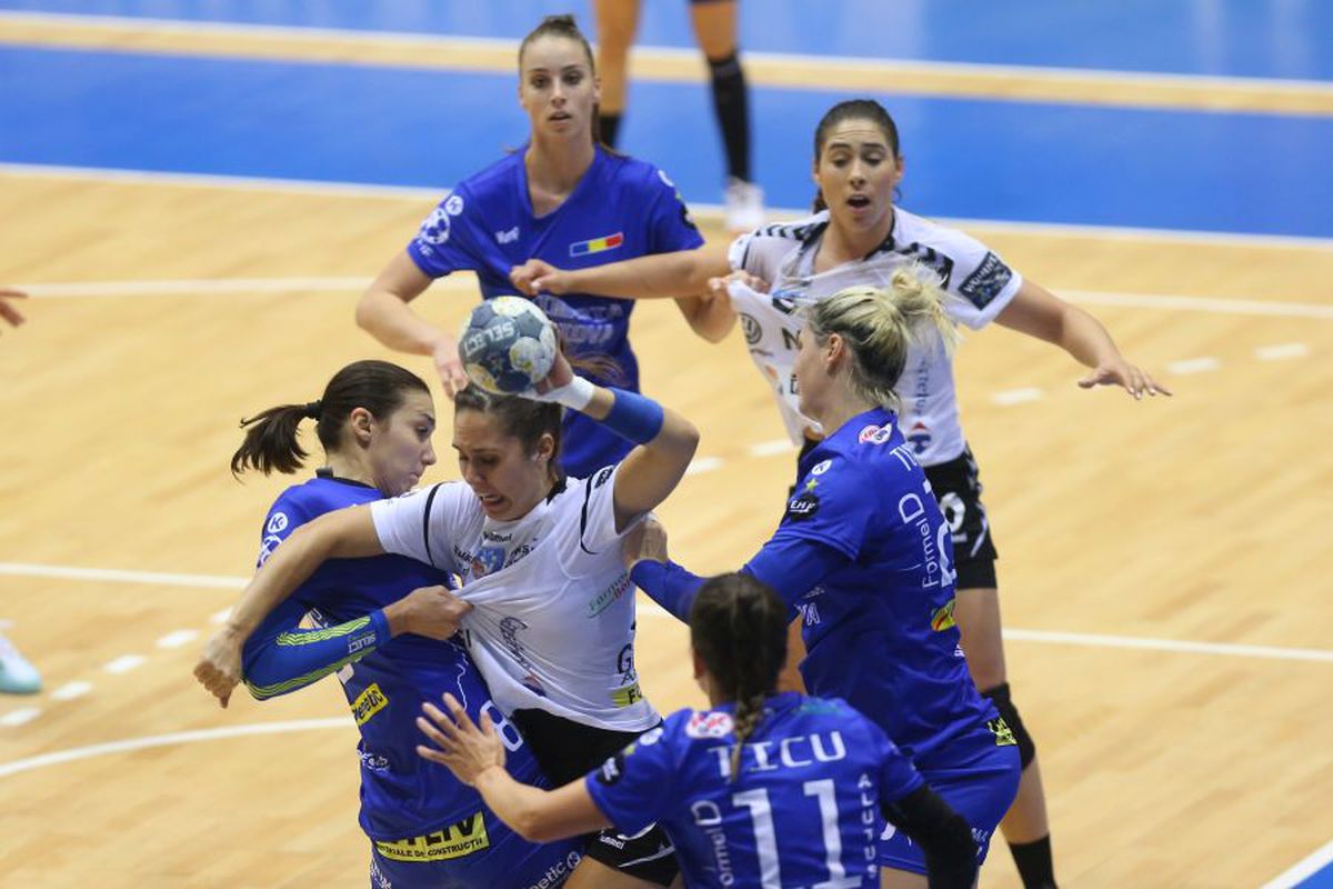 SCM Craiova - SCM Rm. Vâlcea 23-27 // GALERIE FOTO Campioana, victorie fără emoții în „Derby de Oltenia”