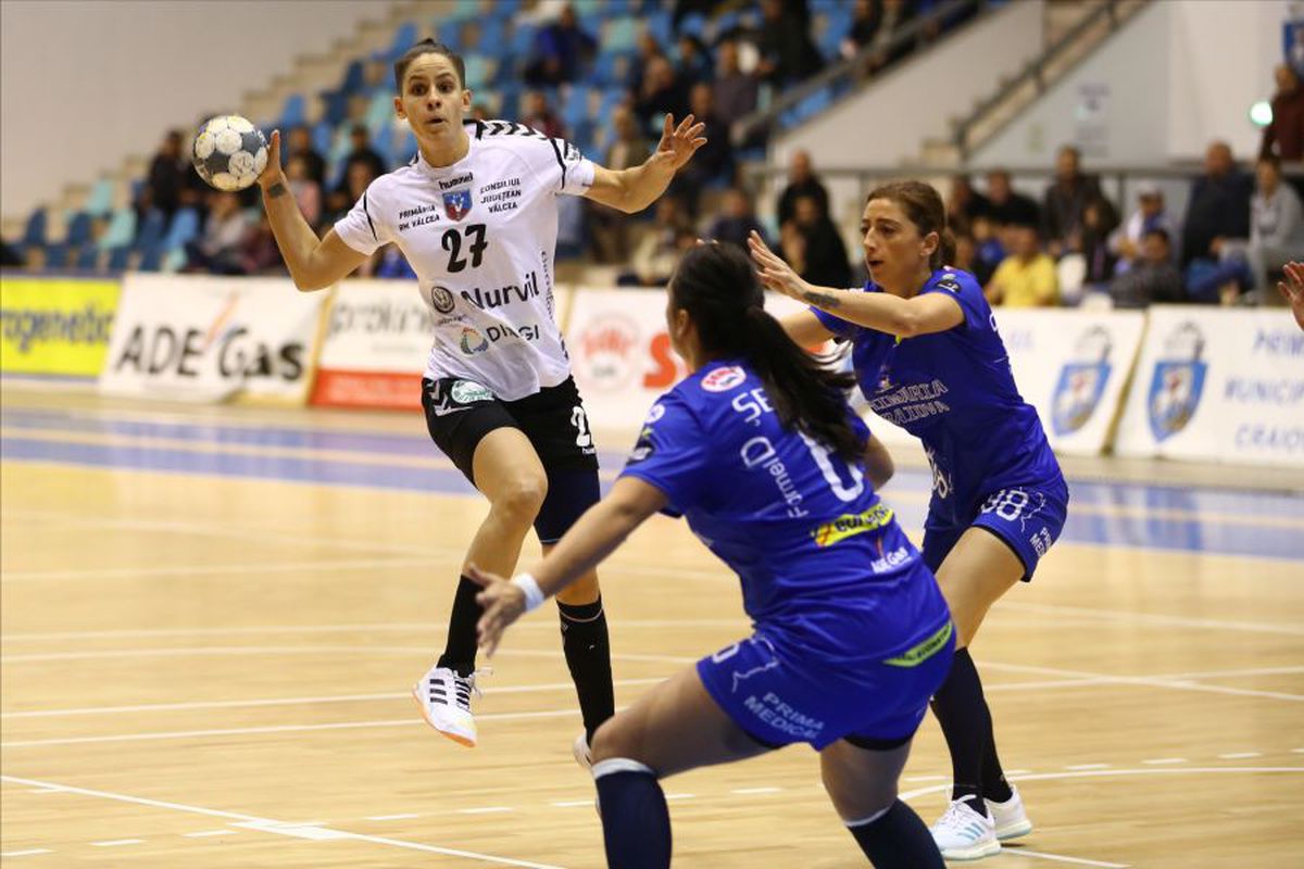 SCM Craiova - SCM Rm. Vâlcea 23-27 // GALERIE FOTO Campioana, victorie fără emoții în „Derby de Oltenia”