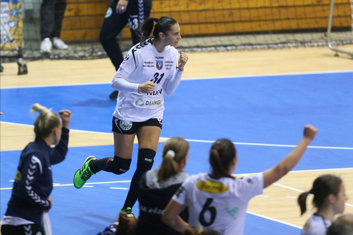 SCM Craiova - SCM Rm. Vâlcea 23-27 // GALERIE FOTO Campioana, victorie fără emoții în „Derby de Oltenia”