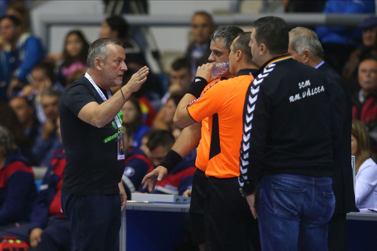 SCM Craiova - SCM Rm. Vâlcea 23-27 // GALERIE FOTO Campioana, victorie fără emoții în „Derby de Oltenia”