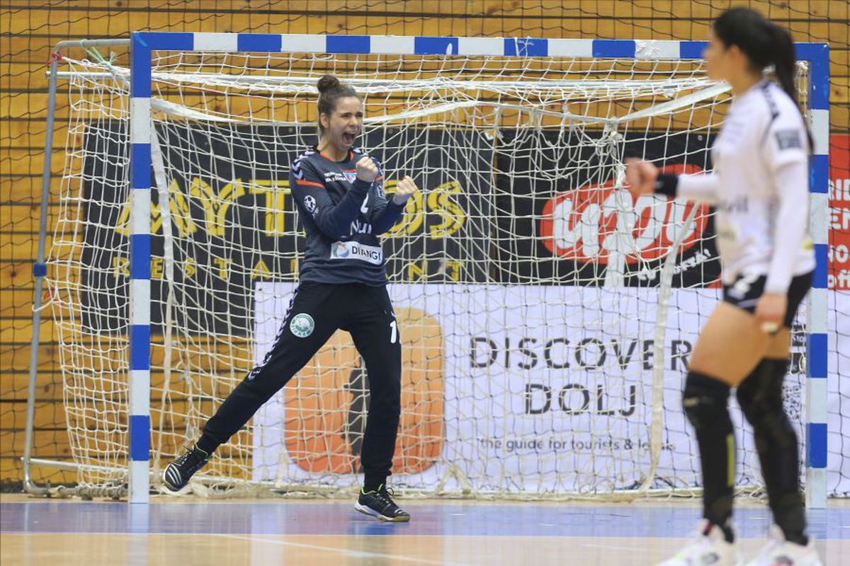 SCM Craiova - SCM Rm. Vâlcea 23-27 // GALERIE FOTO Campioana, victorie fără emoții în „Derby de Oltenia”