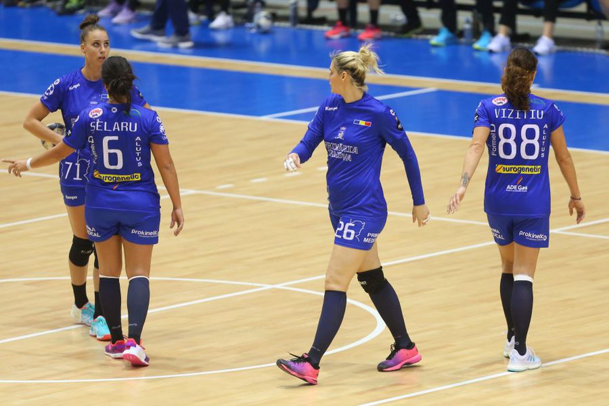 SCM Craiova - SCM Rm. Vâlcea 23-27 // GALERIE FOTO Campioana, victorie fără emoții în „Derby de Oltenia”