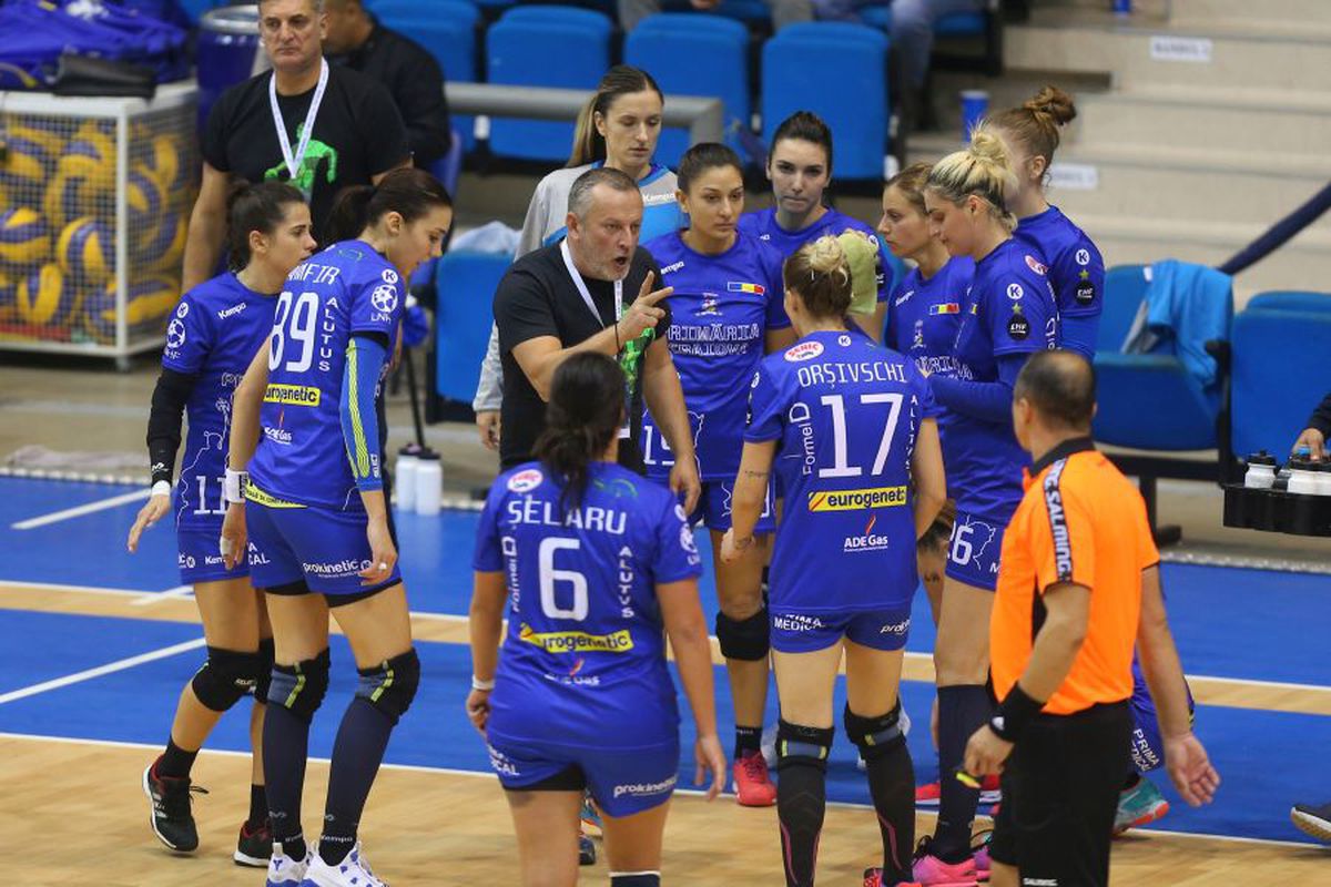 SCM Craiova - SCM Rm. Vâlcea 23-27 // GALERIE FOTO Campioana, victorie fără emoții în „Derby de Oltenia”