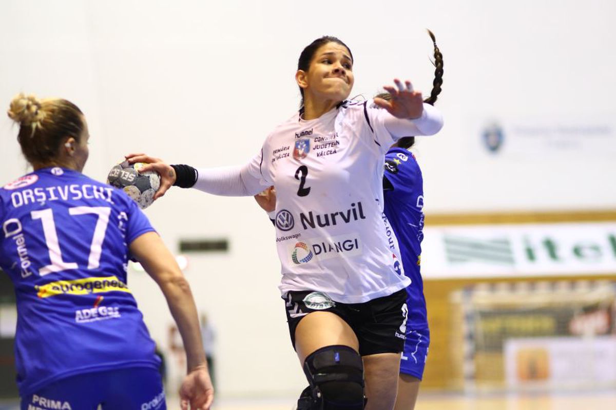 SCM Craiova - SCM Rm. Vâlcea 23-27 // GALERIE FOTO Campioana, victorie fără emoții în „Derby de Oltenia”