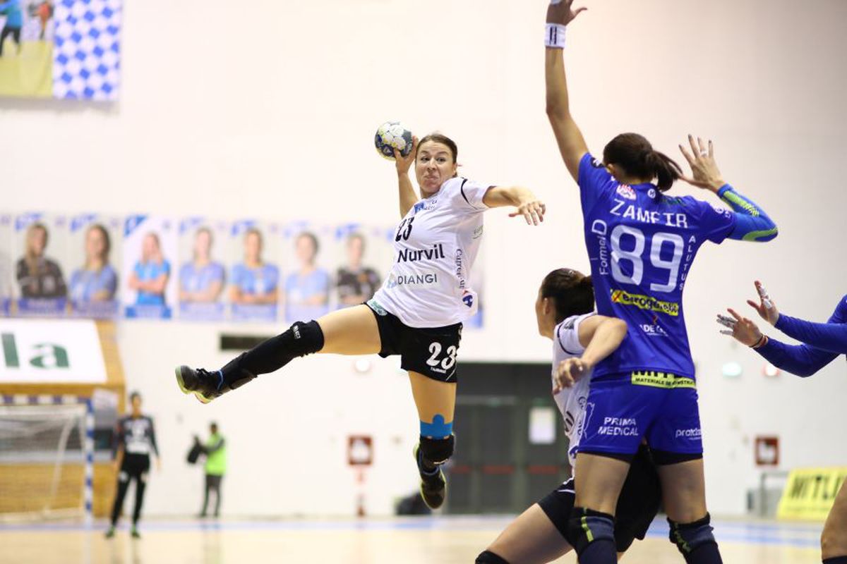 SCM Craiova - SCM Rm. Vâlcea 23-27 // GALERIE FOTO Campioana, victorie fără emoții în „Derby de Oltenia”