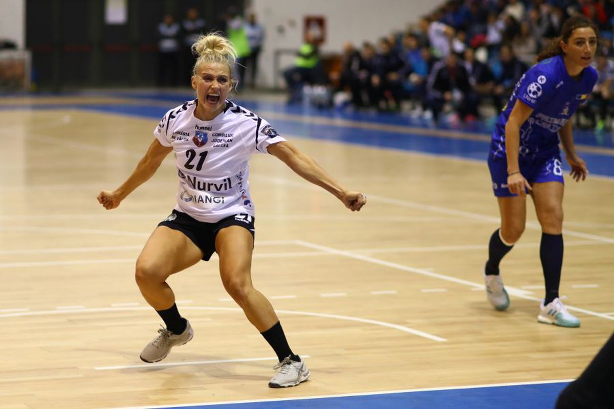 SCM Craiova - SCM Rm. Vâlcea 23-27 // GALERIE FOTO Campioana, victorie fără emoții în „Derby de Oltenia”